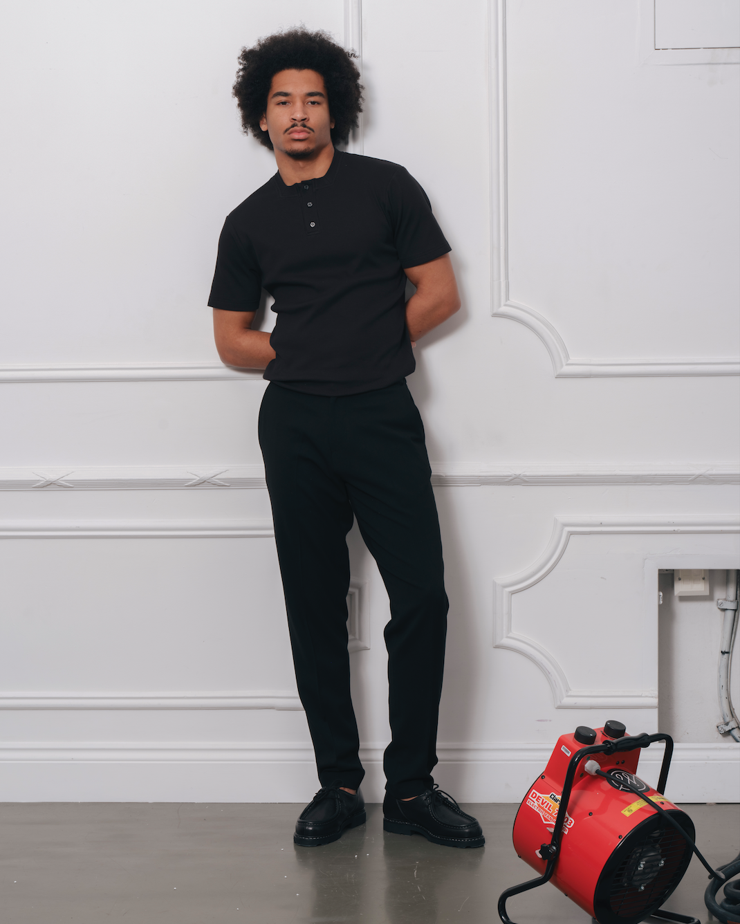 BLACK SQUARE NECK HENLEY T-SHIRT