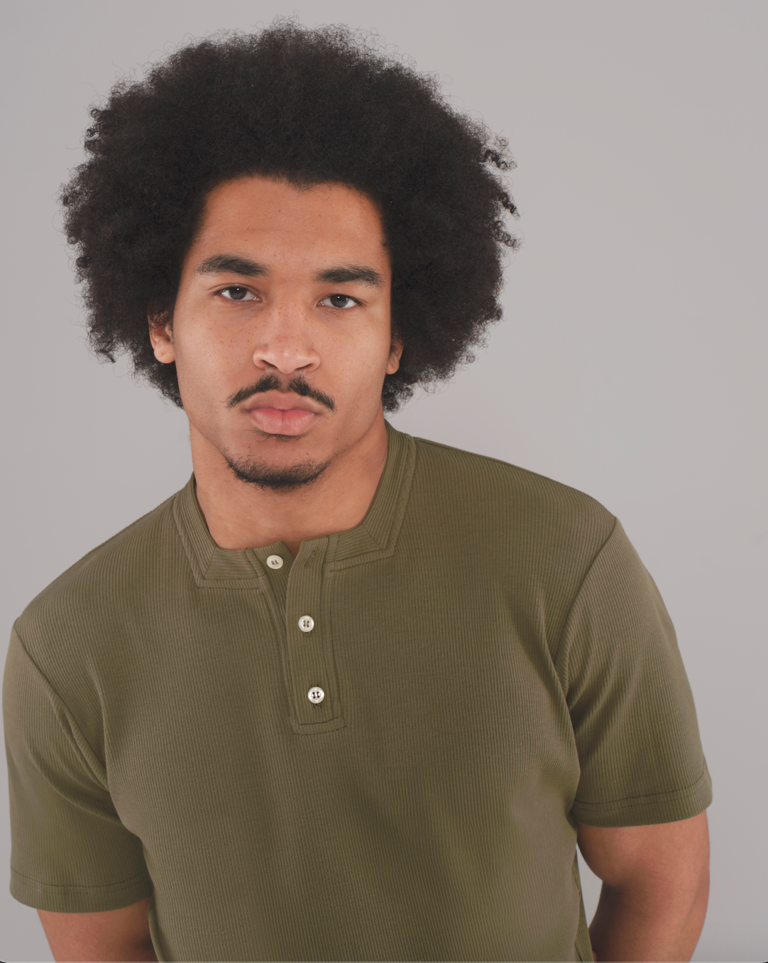 OLIVE SQUARE NECK HENLEY T-SHIRT